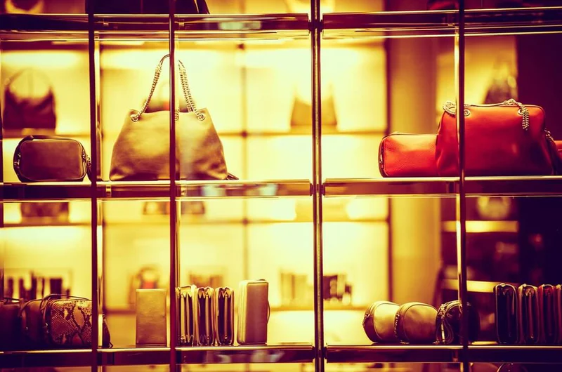 Vásároljon a Rijád Galériában