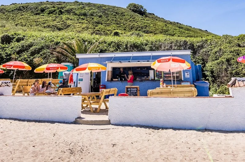 privát étterem a Szent Péter kikötő strandján