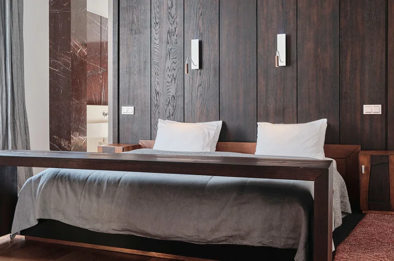 A Monopol Hotel Wroclaw szobái történelmi adottságokkal és modern felszereltséggel ötvözik a kényelmes tartózkodást