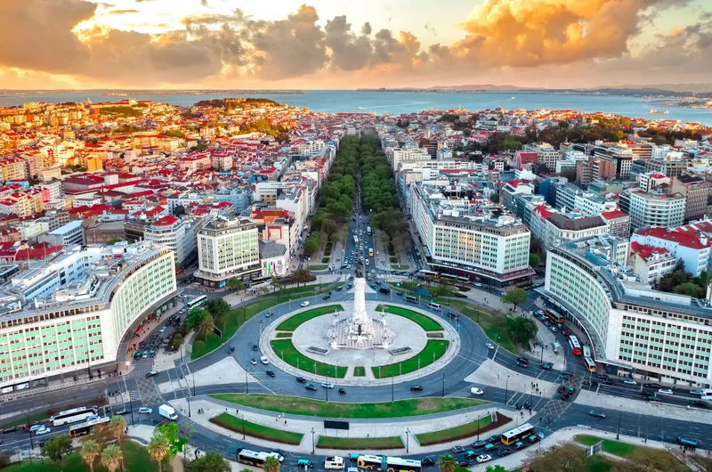 Légi felvétel helikopterből Lisszabonban, Portugáliában