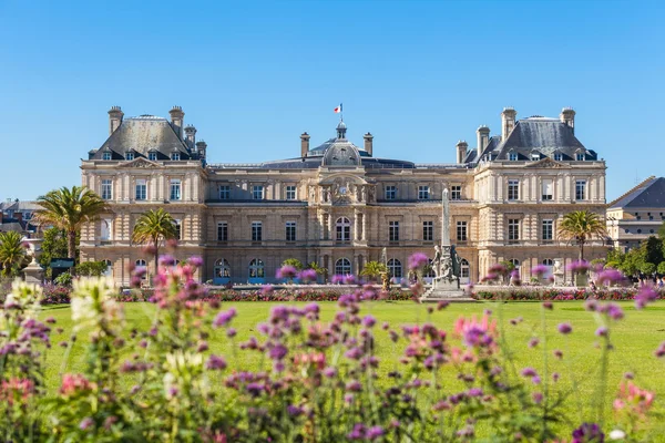 Palais y Jardin (Gardens) du Luxembourg en París