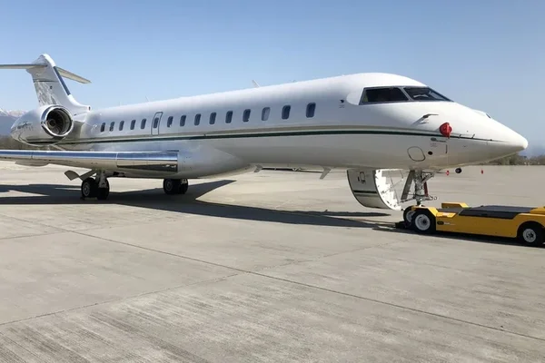 Bombardier Global 6000 long range private jet