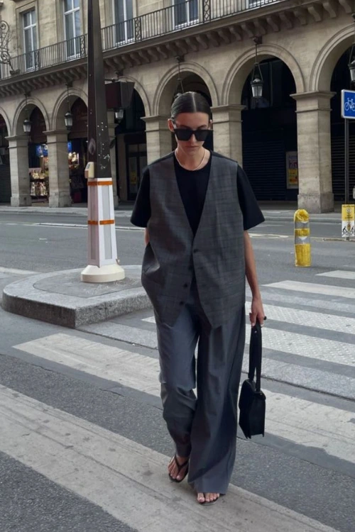 oversized-suit-vest-for-women