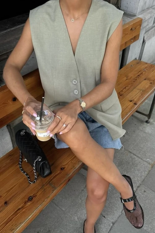 buttoned-vest-no-shirt-look