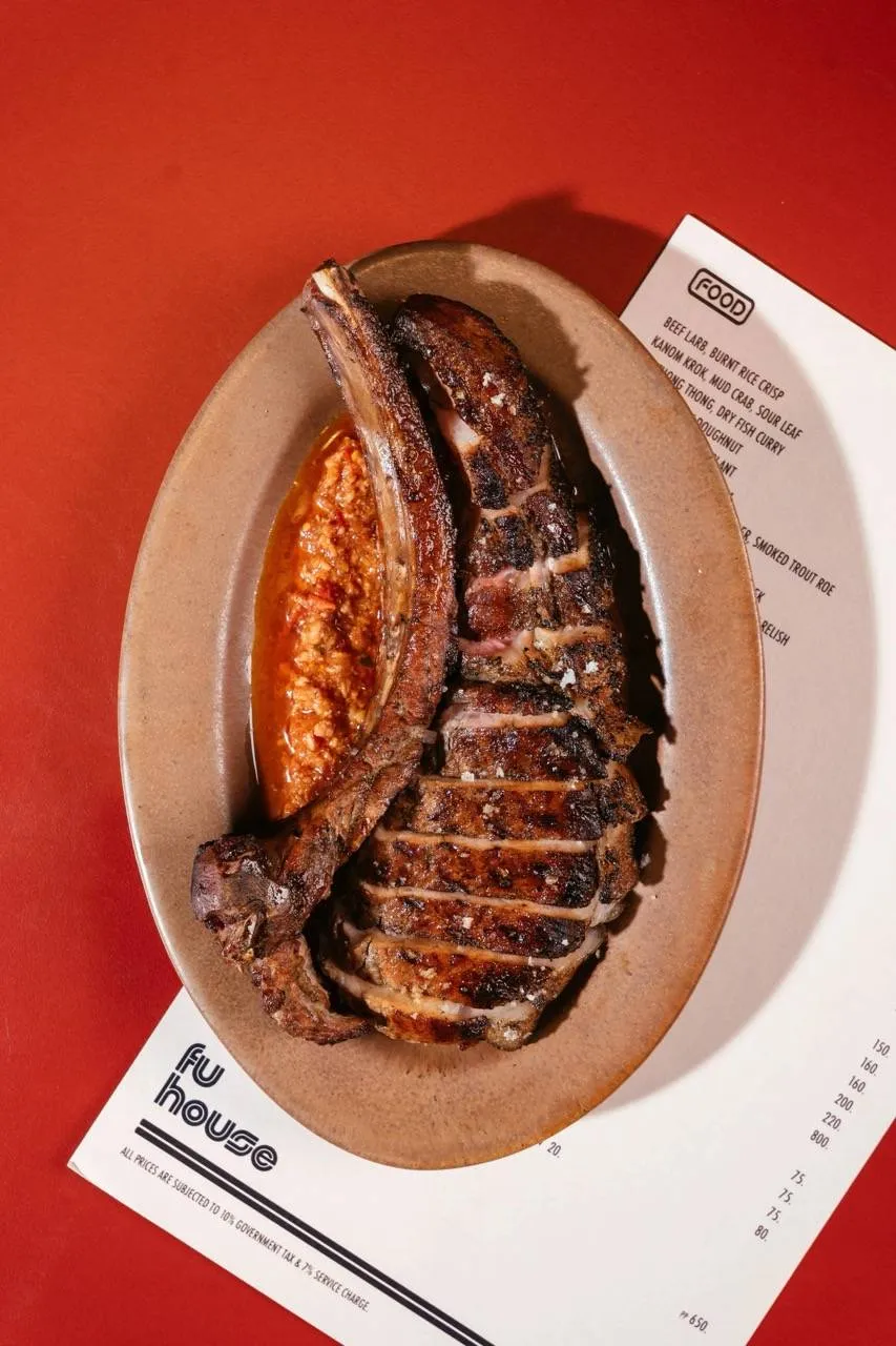 ribs on the plate