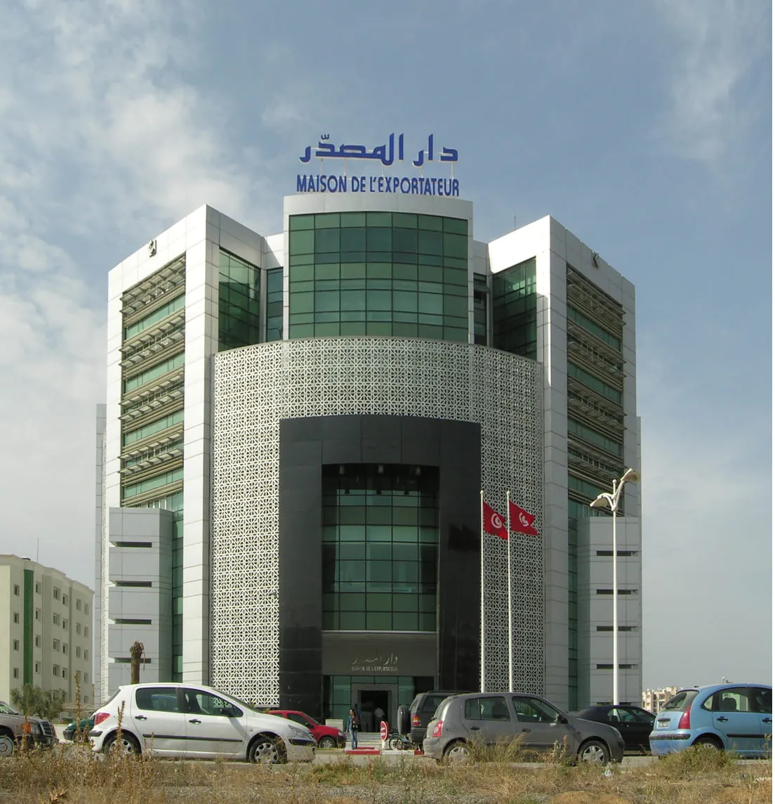 Designed by the architect Mustapha Ben Jannet, the CEPEX headquarters is distinguished by its TPR aluminum facades, sunshades and screens that combine architectural elegance and energy performance, creating a sustainable building that is perfectly integrated into its urban environment.