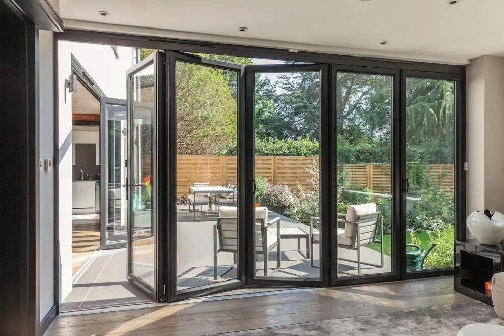 TF75 CONFORT thermally broken accordion door