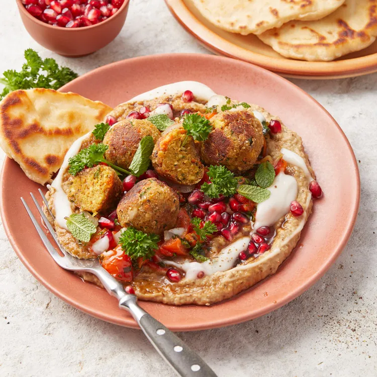 Tofubällchen mit Baba Ganoush und Röstgemüse
