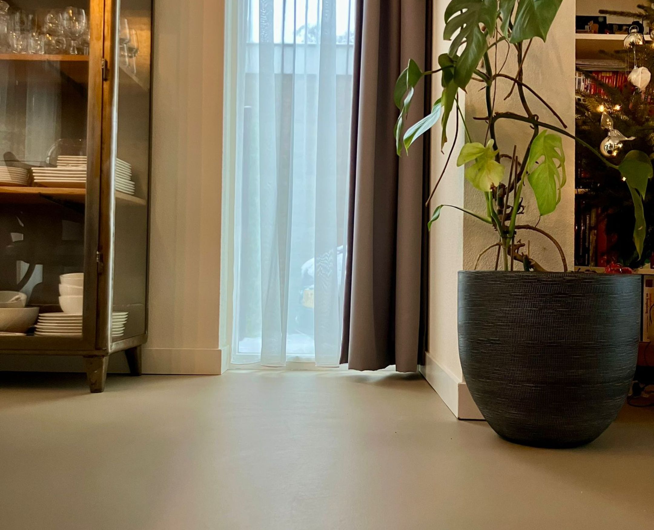 Lavasteen gietvloer Voorschoten – duurzaam, krasvast en stijlvol wonen