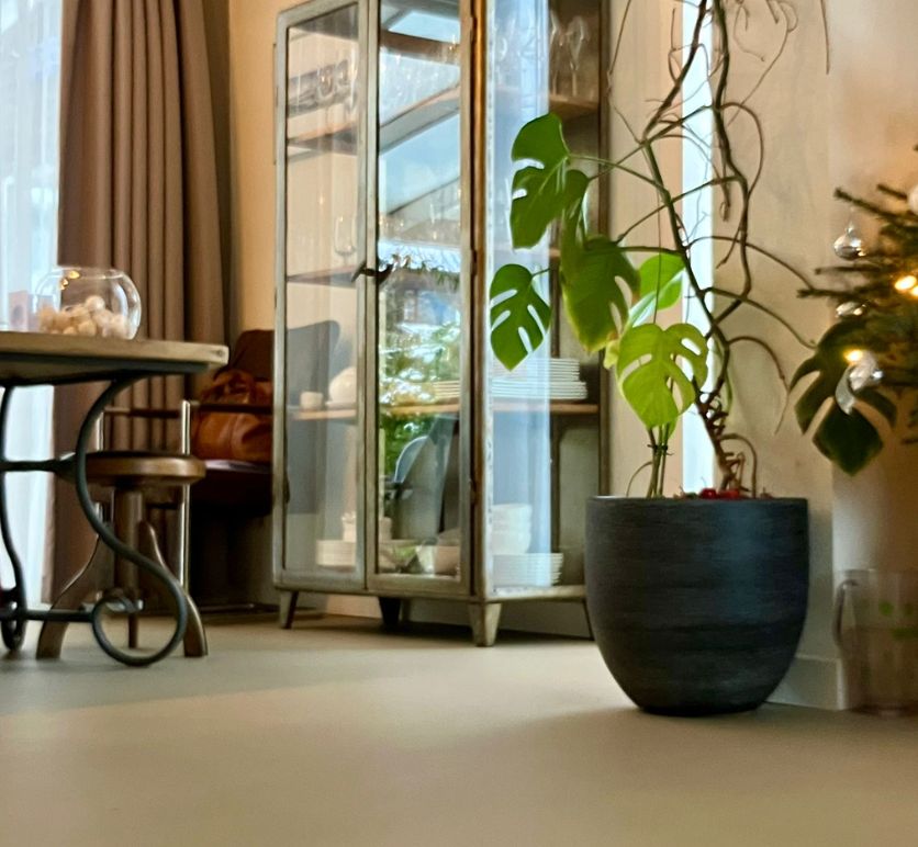 Lavasteen gietvloer Voorschoten – duurzaam, krasvast en stijlvol wonen