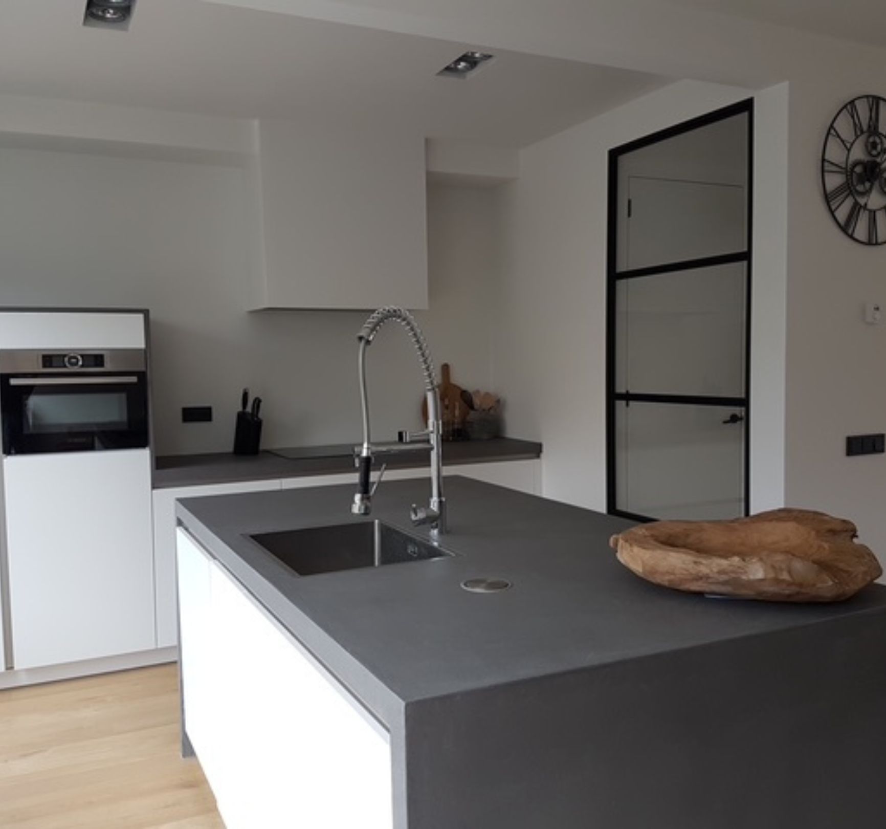 Mortex projecten – naadloze afwerking voor keuken, badkamer en vloer