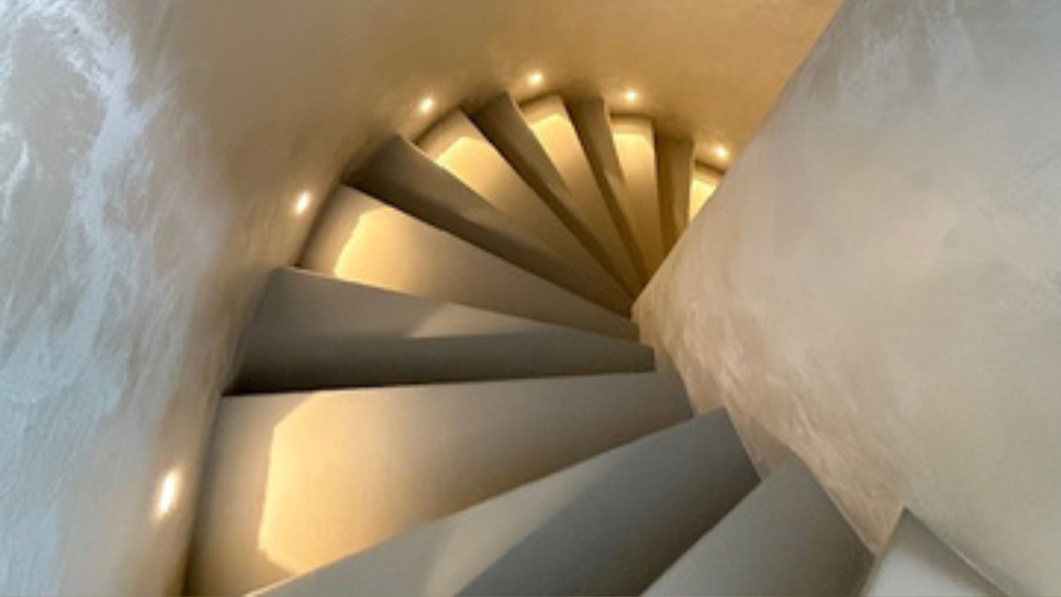 Metallic paint trap – warme, luxe en sfeervolle afwerking met karakter