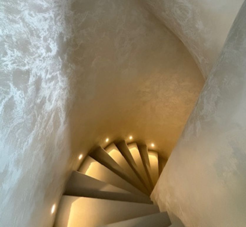 Metallic paint trap – warme, luxe en sfeervolle afwerking met karakter