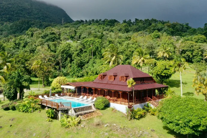 Maison créole et piscine au cœur de la végétation - Le Jardin Malanga
