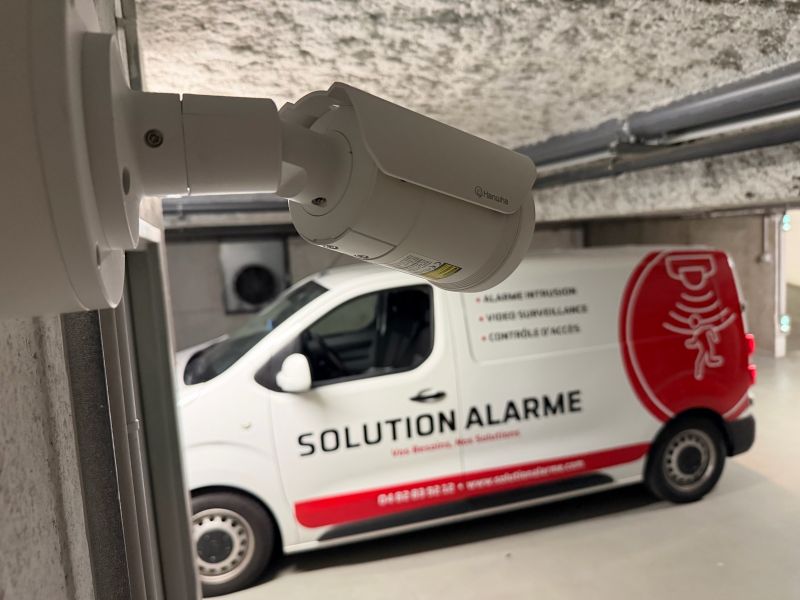 Installation de caméras extérieures par Solution Alarme