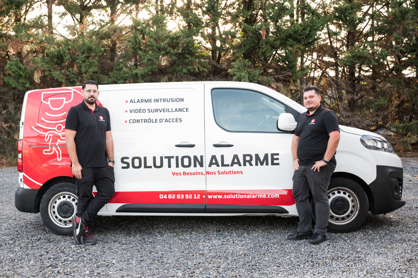 L’équipe Solution Alarme dans son atelier