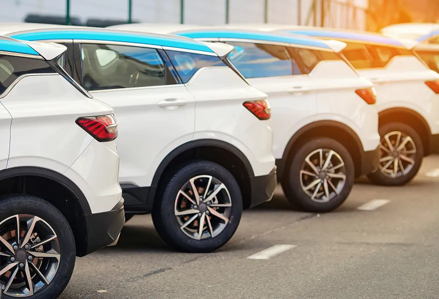 Flotte de véhicules d'entreprise, solution de recharge électrique Qovoltis pour gestionnaires de flotte