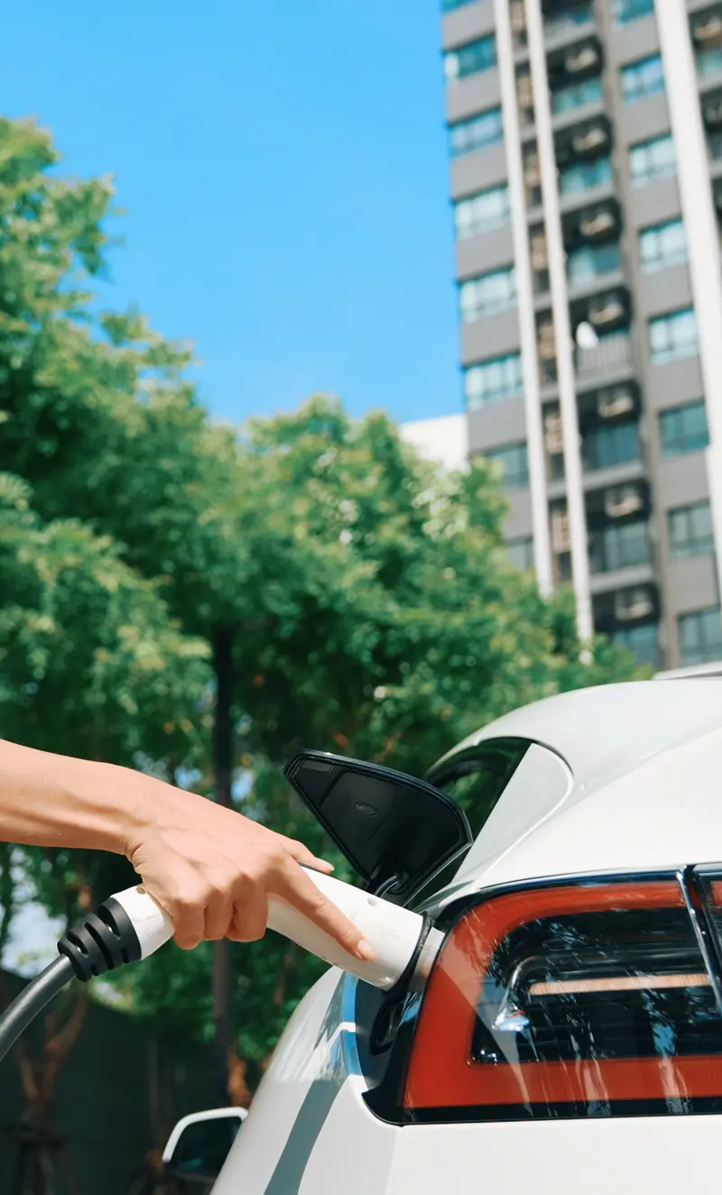 Branchement d'une borne de recharge pour véhicule électrique dans un parking d'hôtel