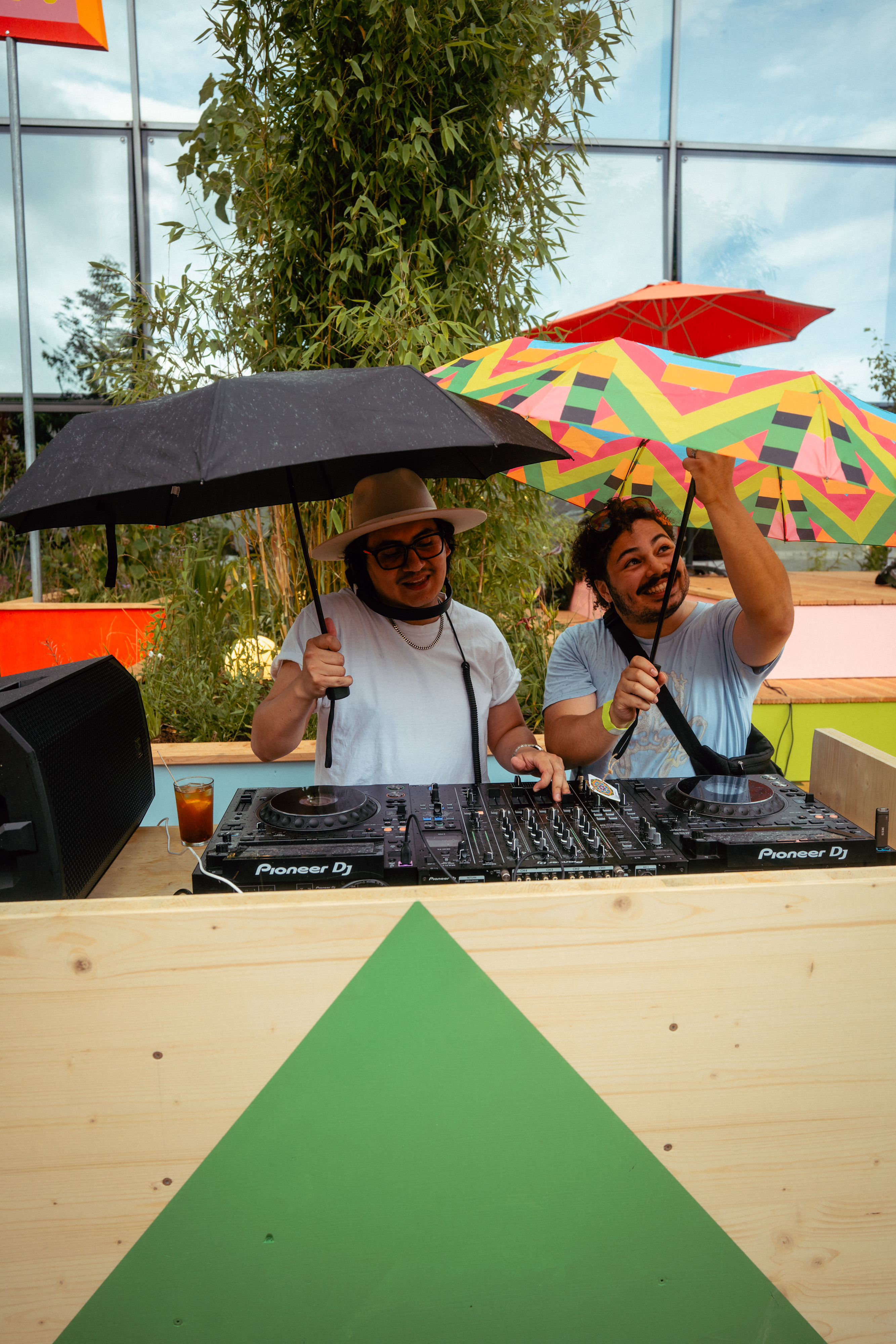 Fancy Footwork DJ Crew & niah, Forward Rain Boy und Sophie Romain