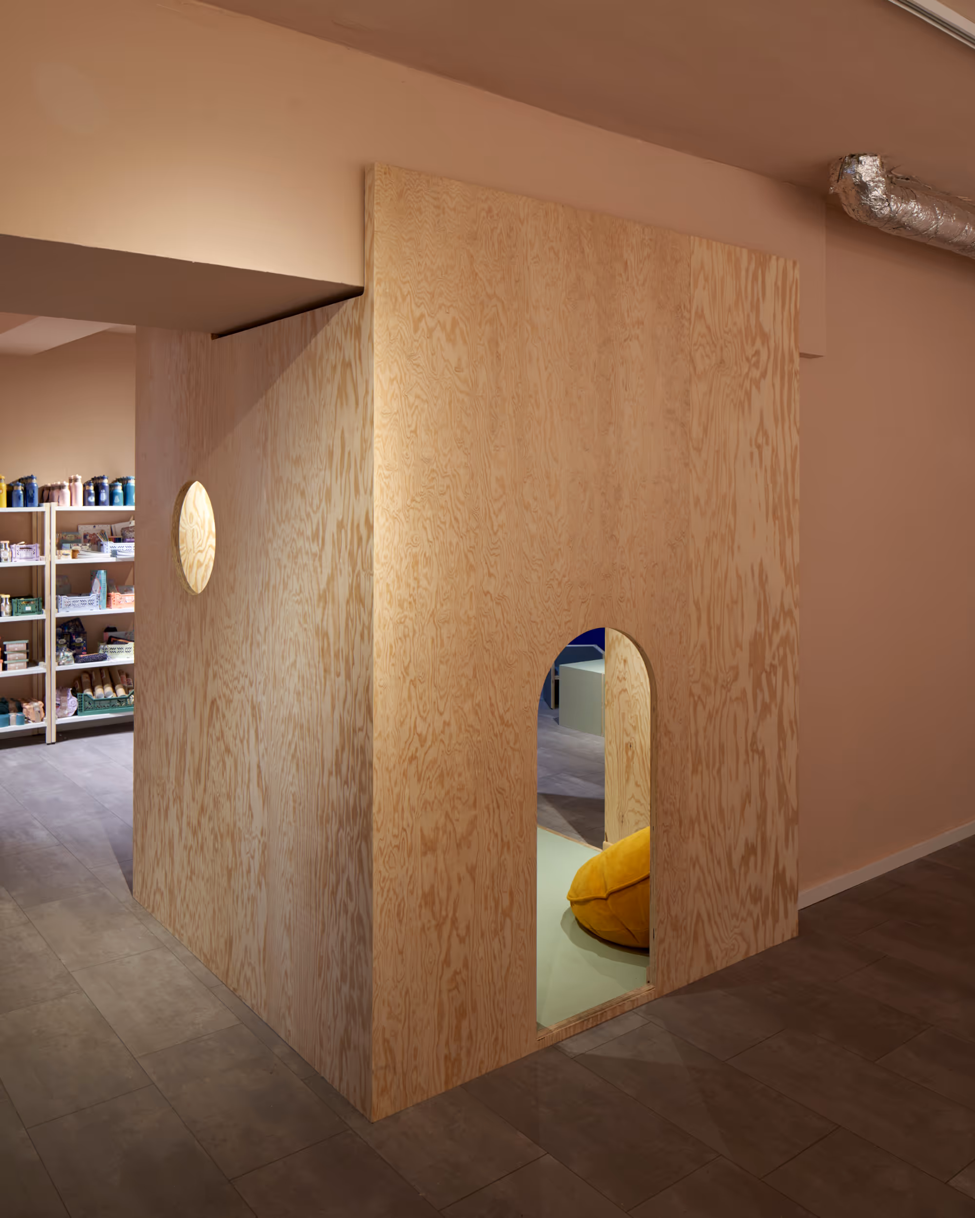 Kids Store Design mit Spielbereich – Habitiny B2B Raumkonzept