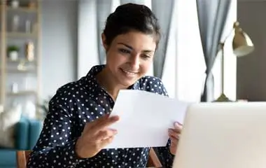 Femme Lire le document 