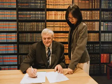 Appointing an Authorised Recipient: Understanding Form 956A