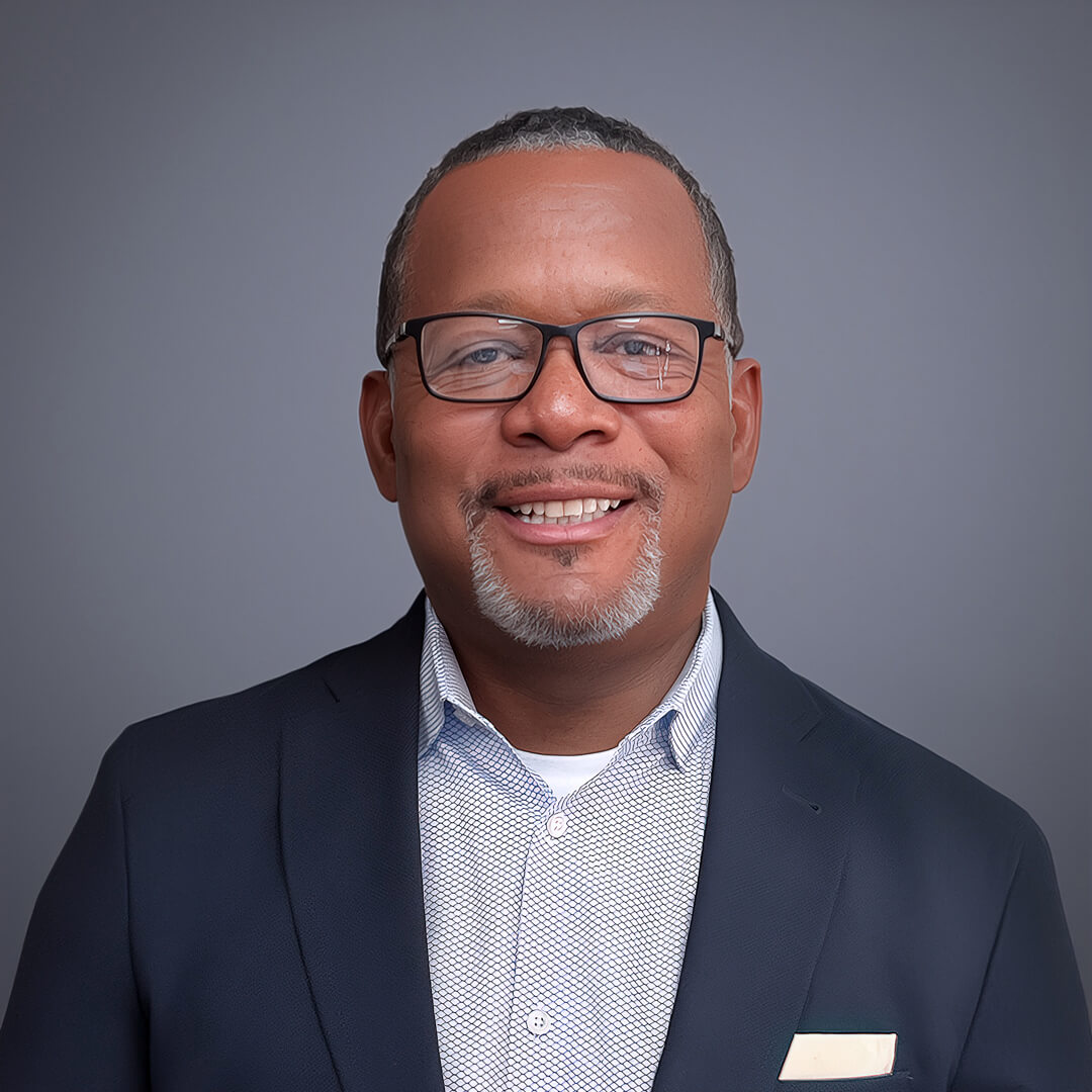 Headshot of Ken Moffett