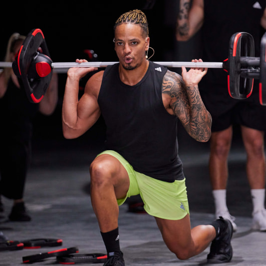 Anthony Oxford in-session holding a SMARTBAR