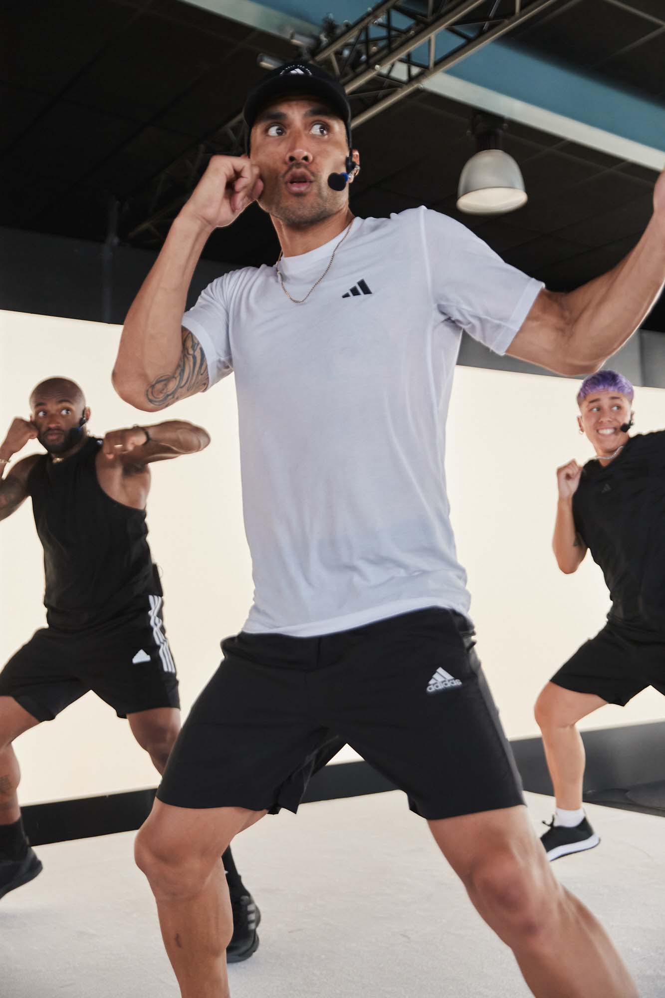 Image of Vili Fifita demonstrating a move to participants.