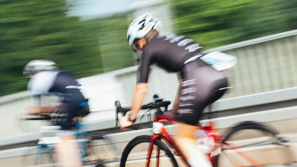 bike race in-motion