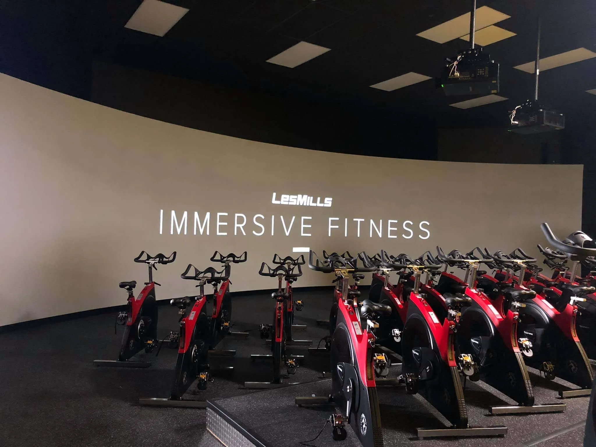 Les Mill x Gold's Gym