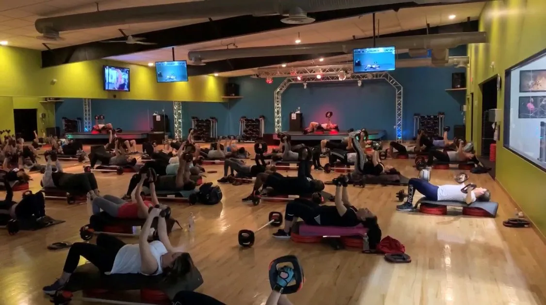 Les Mill x Gold's Gym