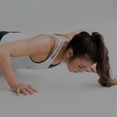 NEUE STUDIE ENTKRÄFTET KRITIK AN PUSHUPS AUF DEN KNIEN    