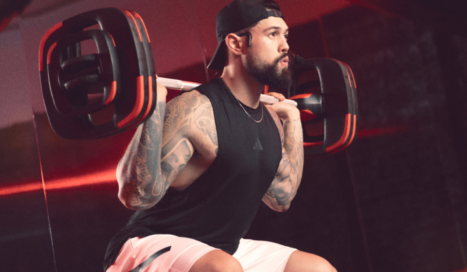 A Les Mills Presenter during BODYPUMP HEAVY Masterclass filming