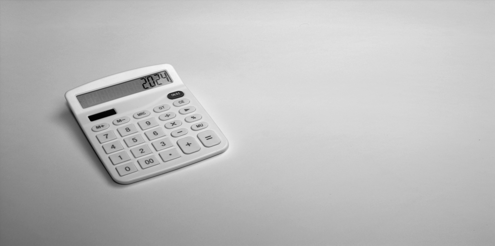 able illustrating salary ranges for bookkeeping jobs by experience level in Australia, highlighting entry-level to senior positions with average annual earnings.