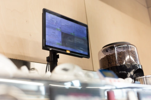 Get a real-time view of current stock levels and wasted inventory, updated continually by each device connected to your Lolly HQ — ordering, payments and kitchen management — ensuring you never run short.