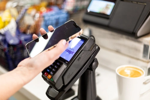 No need for a separate payments partner — Lolly’s payment and EPoS solutions let you accept chip and PIN, contactless, Apple or Google Pay, Bitcoin, mobile app payments even when you’re not connected to the Internet.