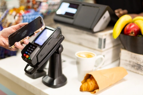 Our high-performance EPoS and till solutions allow you to complete transactions faster, including chip and PIN, contactless, Apple or Google Pay, Bitcoin, mobile app payments and even payment by facial recognition.