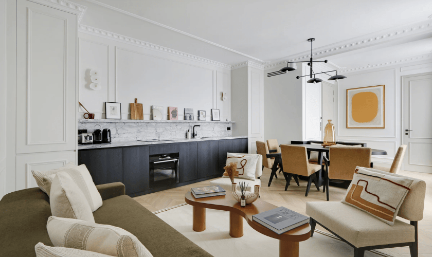 Salon élégant avec salle à manger et décoration contemporaine