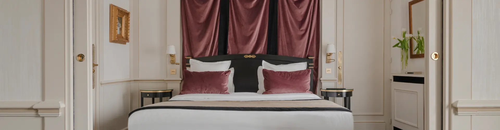 Habitación superior en el Hotel Napoléon Paris