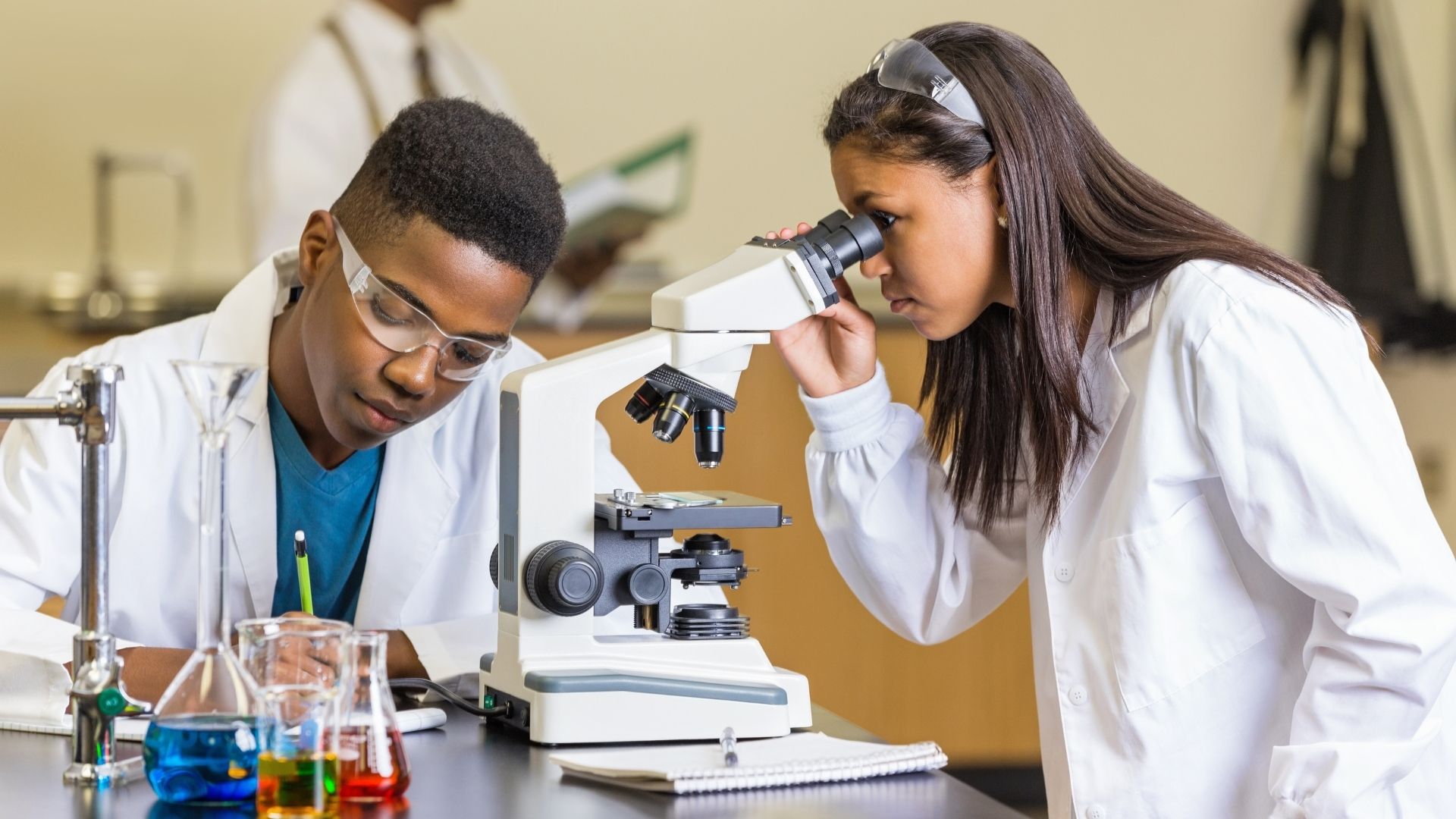 students in a lab - How to Revise for Biology GCSE