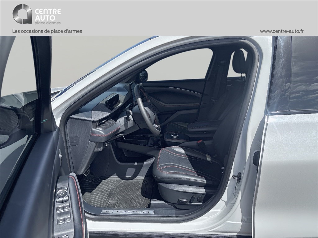 FORD MUSTANG MACH-E Premium