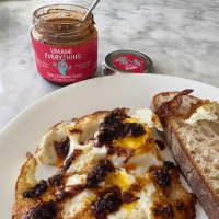 Fried Eggs with toast and Spicy Umami Everything