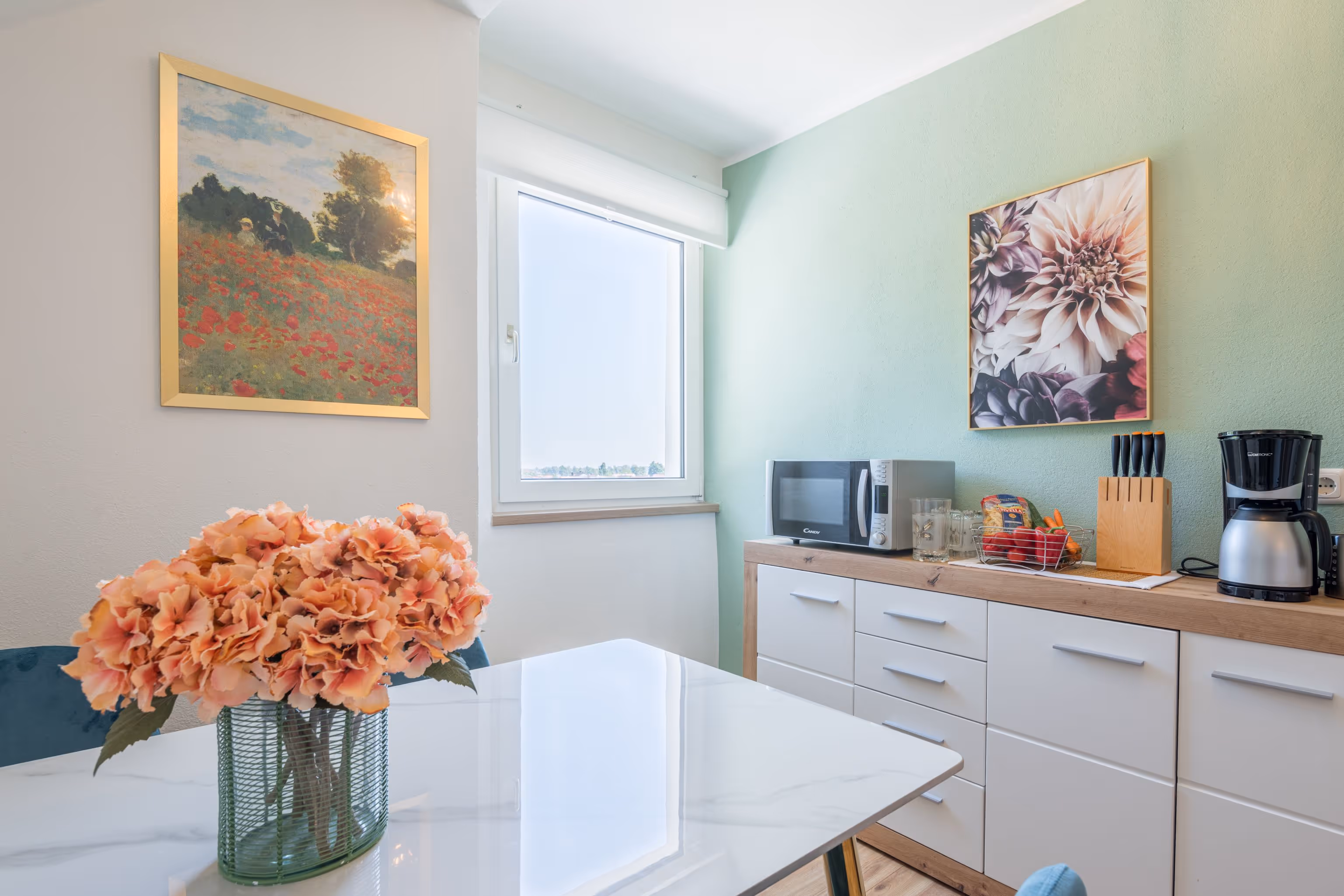 studio flat kitchen