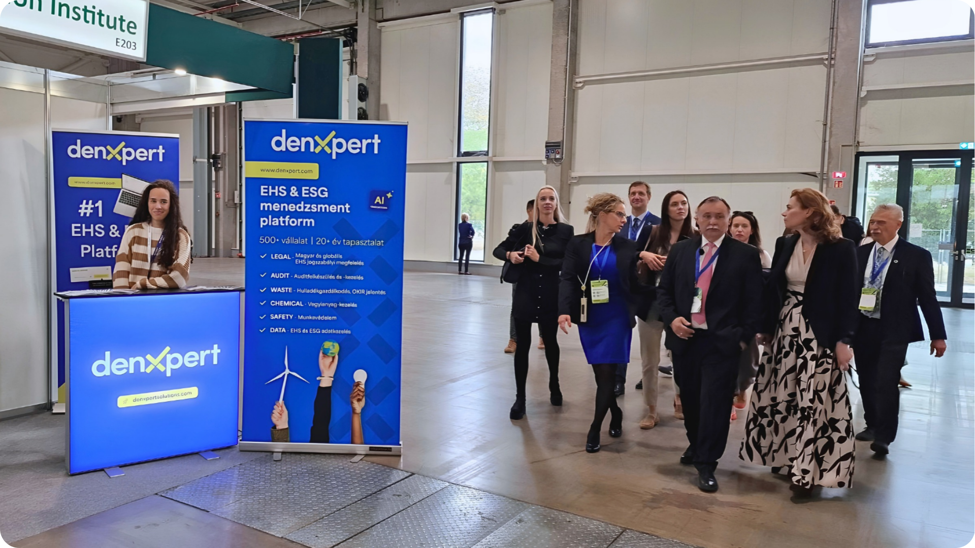 Gajdos László miniszter a denxpert és az Aszálymegelőzési Intézet közös standjánál az ENVIRONTEC 2026-on