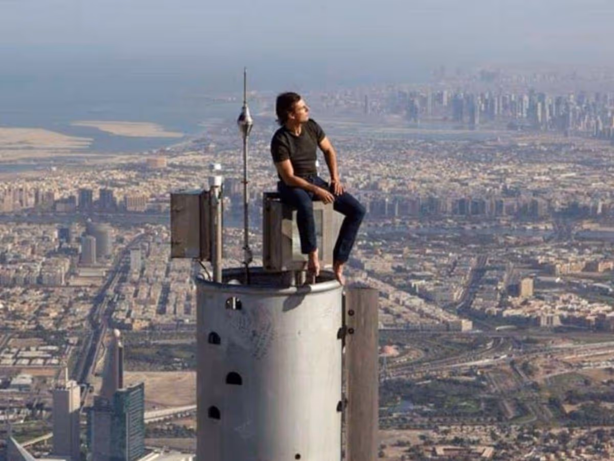 Did Tom Cruise Sit Atop the Burj Khalifa Without a Harness? | Snopes.com