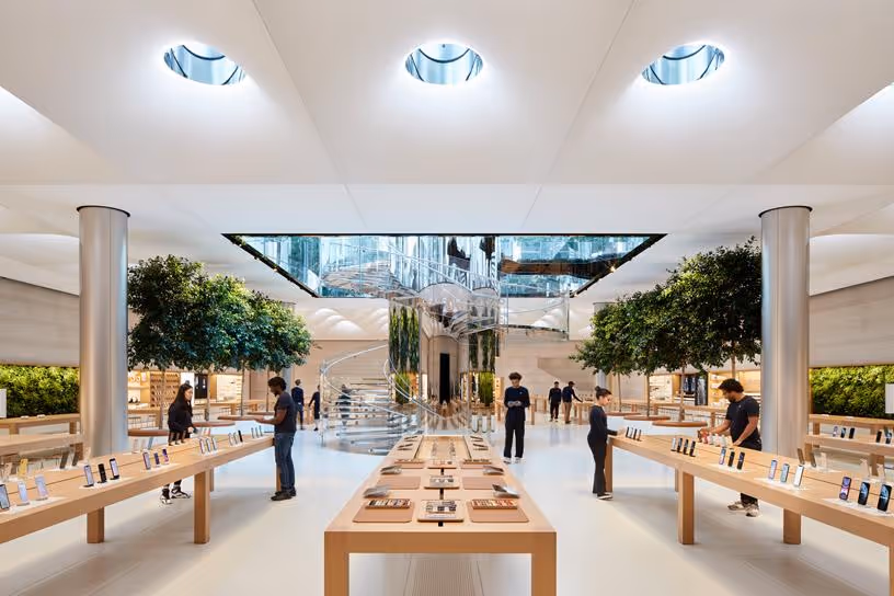 Apple Fifth Avenue: The cube is back - Apple (KW)