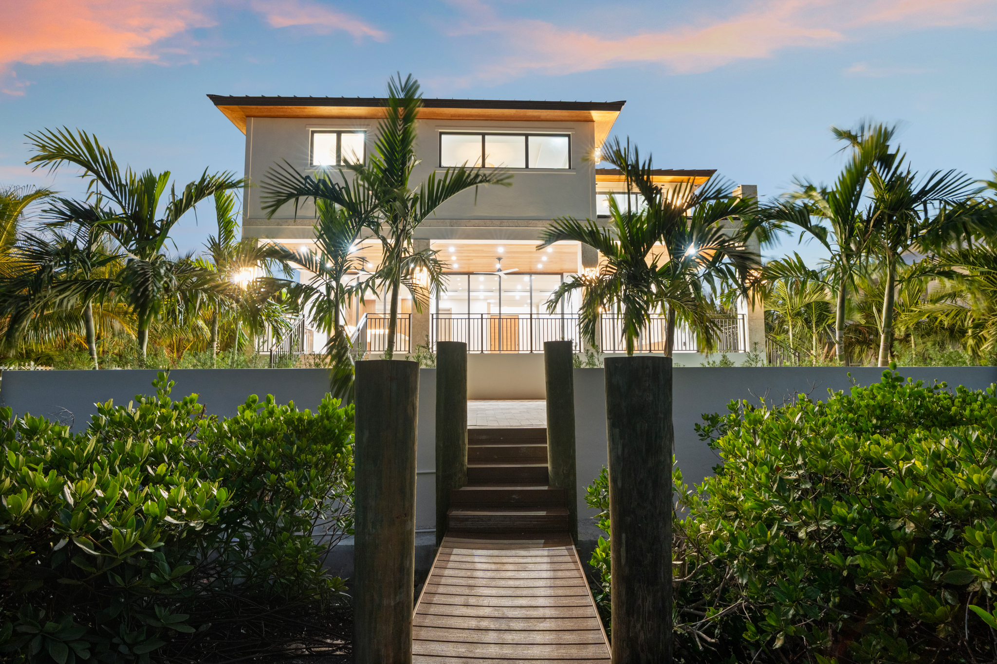 230 15th Circle rear waterfront view