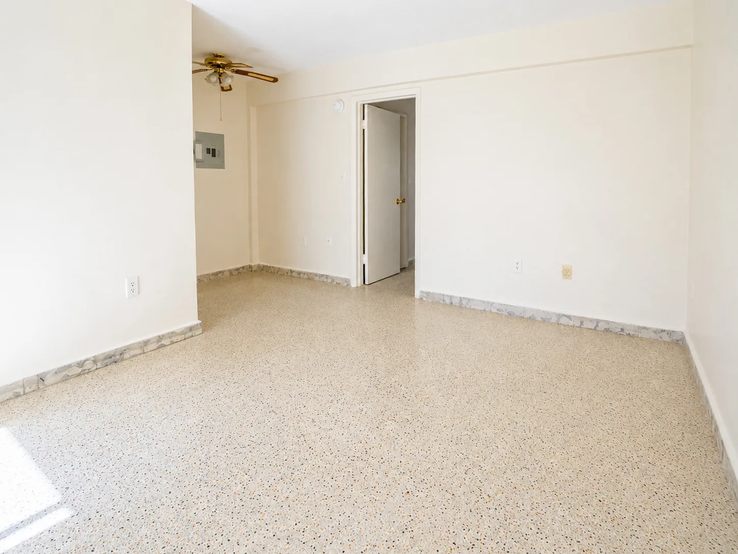 465 E 30th St interior