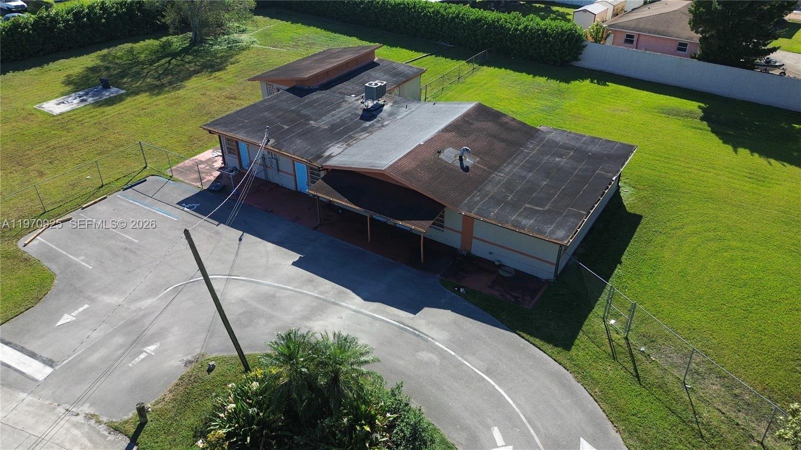 10450 NW 19th Ave, Miami (photo 2)